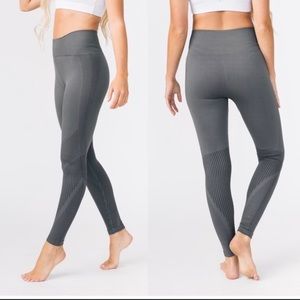 Zyia Performance Gray Grid leggings